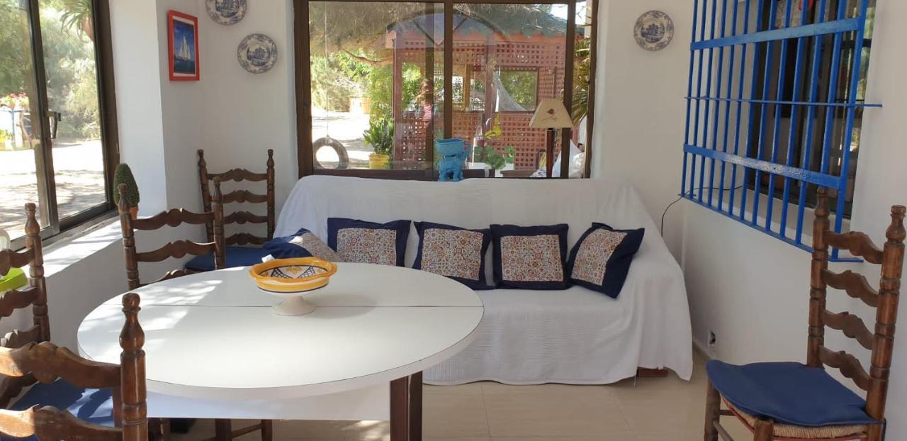 En Finca Las Dunas Dos Chalets Con Jacuzzis En Primera Linea De Playa , Uno De 4 Dormitorios Y Otro De 2 Dormitorios, Llama Al Seiscientos Veintisiete Cuatrocientos Diecisiete Trescientos Noventa Y Ocho Rota Exterior photo