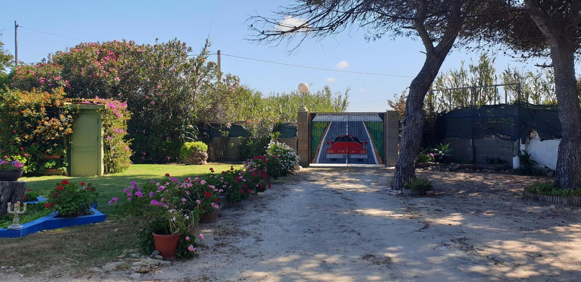 En Finca Las Dunas Dos Chalets Con Jacuzzis En Primera Linea De Playa , Uno De 4 Dormitorios Y Otro De 2 Dormitorios, Llama Al Seiscientos Veintisiete Cuatrocientos Diecisiete Trescientos Noventa Y Ocho Rota Exterior photo