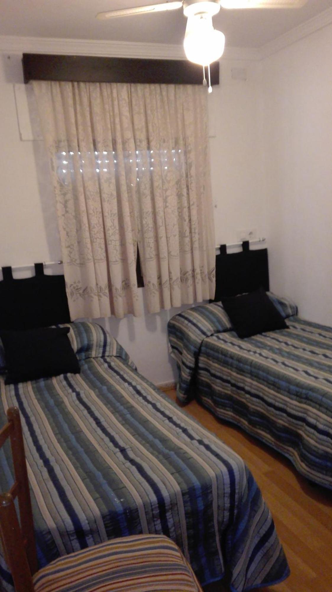 En Finca Las Dunas Dos Chalets Con Jacuzzis En Primera Linea De Playa , Uno De 4 Dormitorios Y Otro De 2 Dormitorios, Llama Al Seiscientos Veintisiete Cuatrocientos Diecisiete Trescientos Noventa Y Ocho Rota Exterior photo