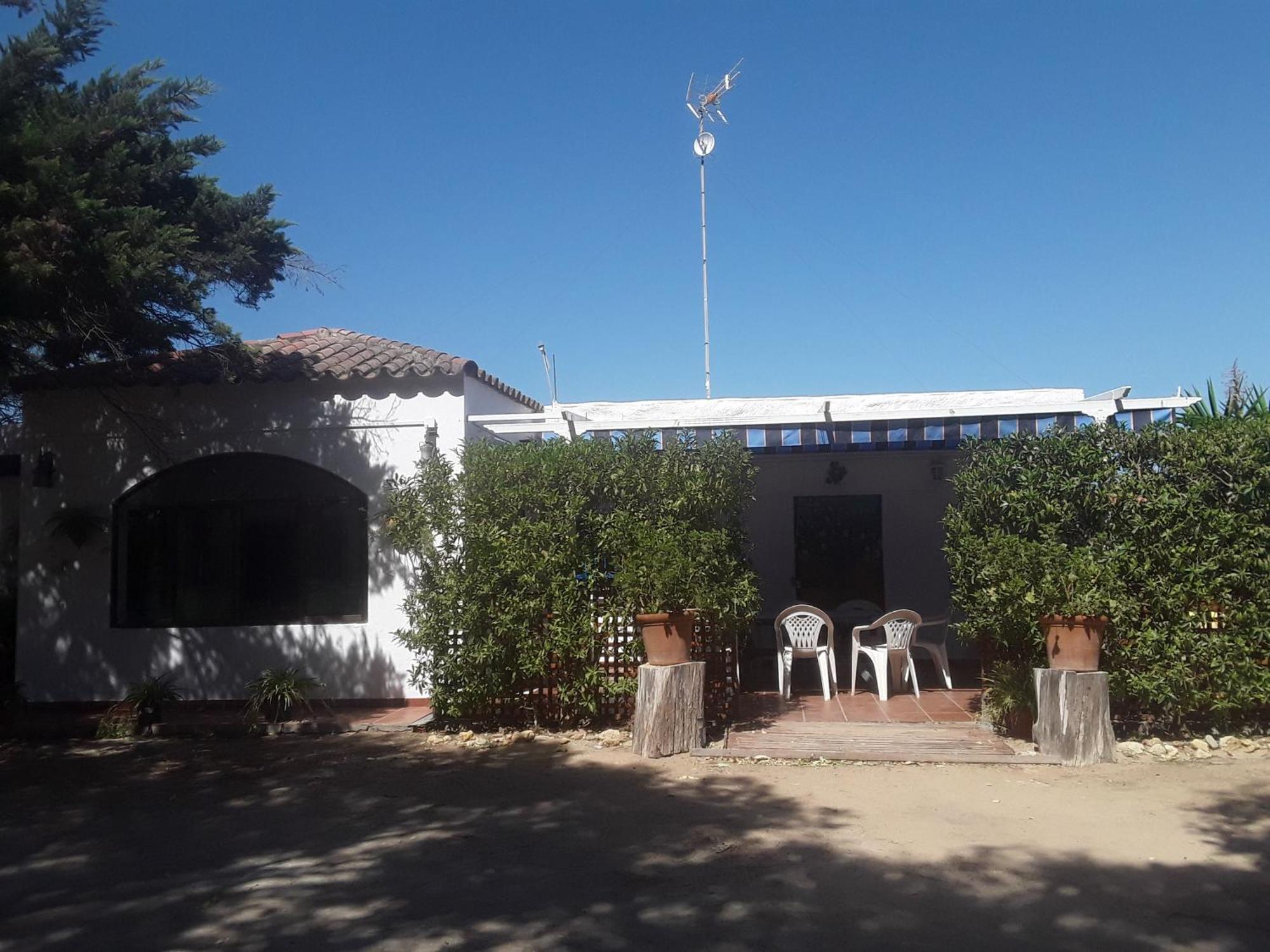 En Finca Las Dunas Dos Chalets Con Jacuzzis En Primera Linea De Playa , Uno De 4 Dormitorios Y Otro De 2 Dormitorios, Llama Al Seiscientos Veintisiete Cuatrocientos Diecisiete Trescientos Noventa Y Ocho Rota Exterior photo