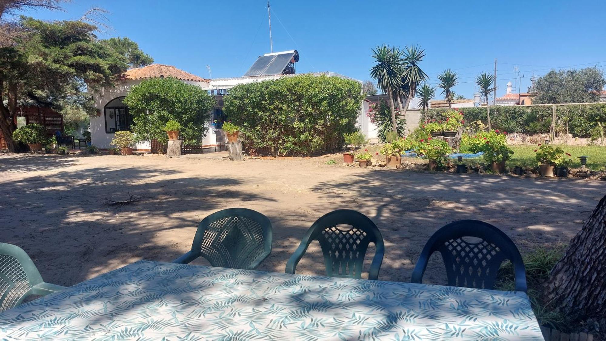 En Finca Las Dunas Dos Chalets Con Jacuzzis En Primera Linea De Playa , Uno De 4 Dormitorios Y Otro De 2 Dormitorios, Llama Al Seiscientos Veintisiete Cuatrocientos Diecisiete Trescientos Noventa Y Ocho Rota Exterior photo