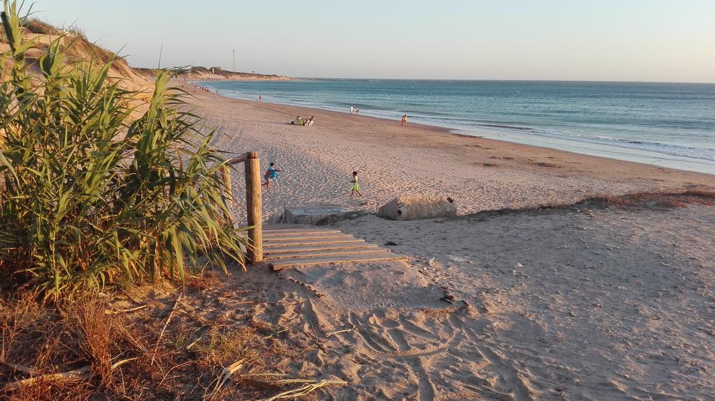 En Finca Las Dunas Dos Chalets Con Jacuzzis En Primera Linea De Playa , Uno De 4 Dormitorios Y Otro De 2 Dormitorios, Llama Al Seiscientos Veintisiete Cuatrocientos Diecisiete Trescientos Noventa Y Ocho Rota Exterior photo