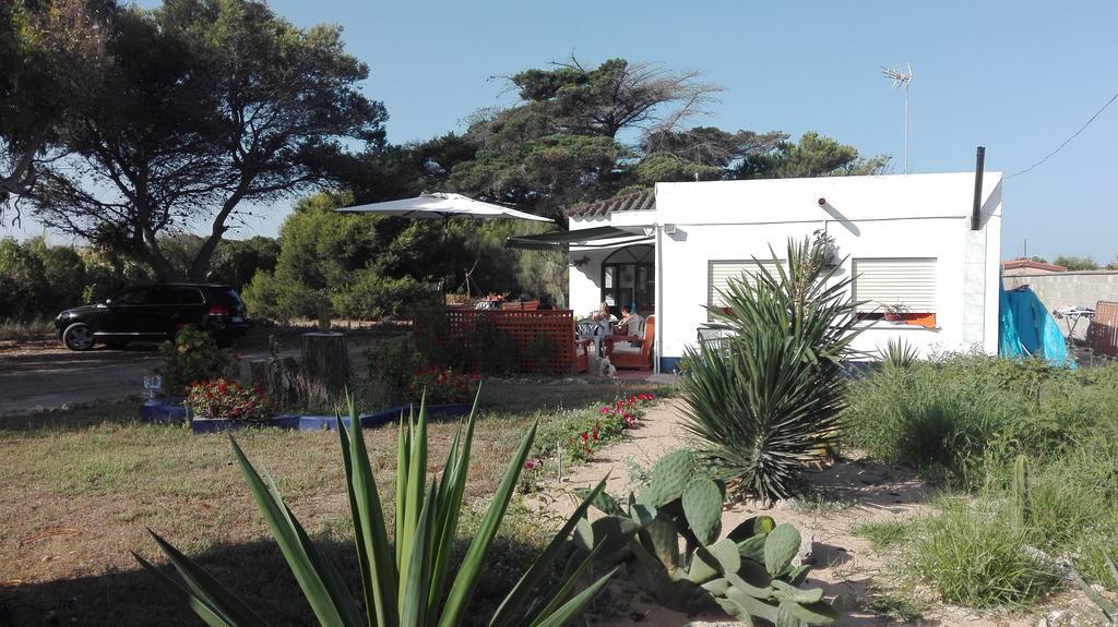 En Finca Las Dunas Dos Chalets Con Jacuzzis En Primera Linea De Playa , Uno De 4 Dormitorios Y Otro De 2 Dormitorios, Llama Al Seiscientos Veintisiete Cuatrocientos Diecisiete Trescientos Noventa Y Ocho Rota Exterior photo