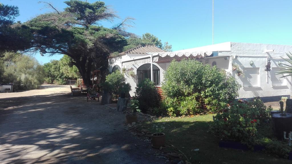 En Finca Las Dunas Dos Chalets Con Jacuzzis En Primera Linea De Playa , Uno De 4 Dormitorios Y Otro De 2 Dormitorios, Llama Al Seiscientos Veintisiete Cuatrocientos Diecisiete Trescientos Noventa Y Ocho Rota Exterior photo