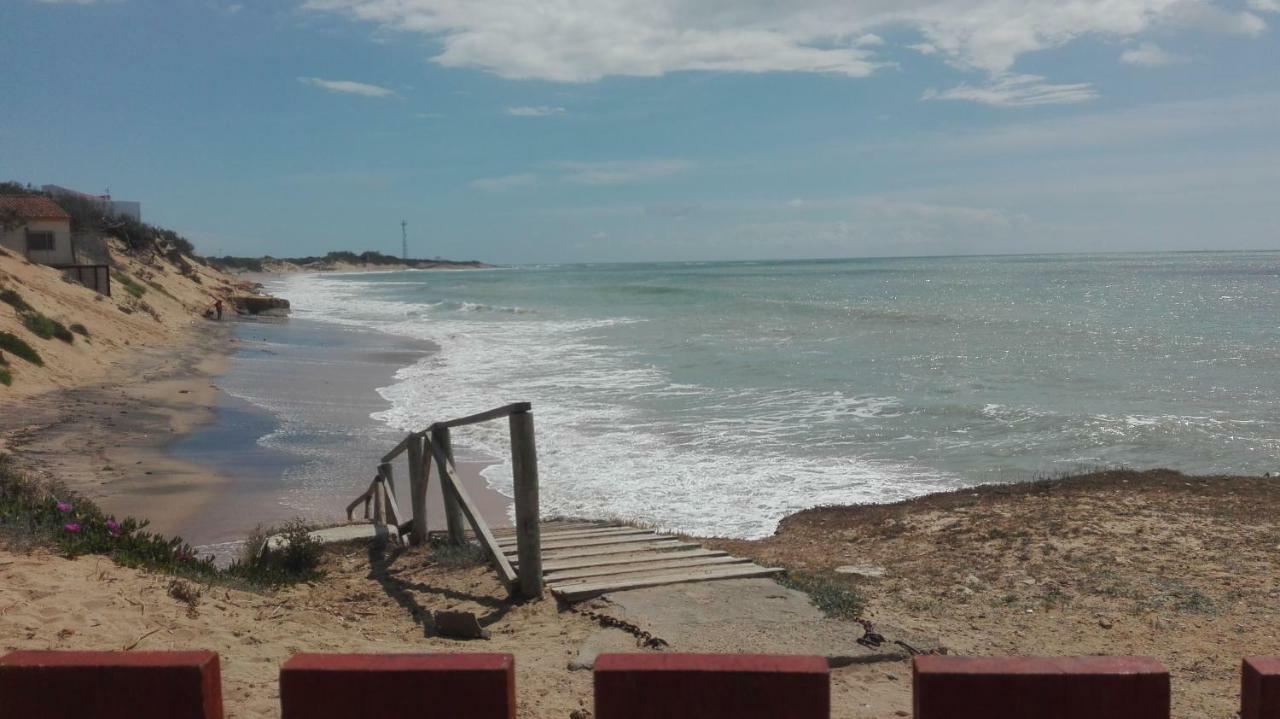 En Finca Las Dunas Dos Chalets Con Jacuzzis En Primera Linea De Playa , Uno De 4 Dormitorios Y Otro De 2 Dormitorios, Llama Al Seiscientos Veintisiete Cuatrocientos Diecisiete Trescientos Noventa Y Ocho Rota Exterior photo